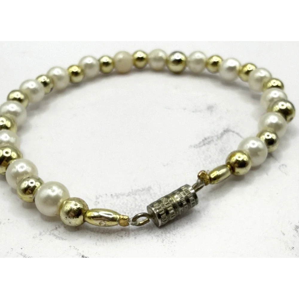 Gold‎ Tone Bead & Pearl Bracelet 7